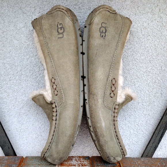 UGG Sheepskin Slippers Moccasins Loafers Shearling - Picture 3 of 8